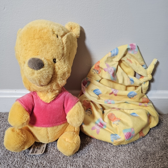 Plush Baby Winnie the Pooh with blanket Disney Parks Collectible - Picture 2 of 9